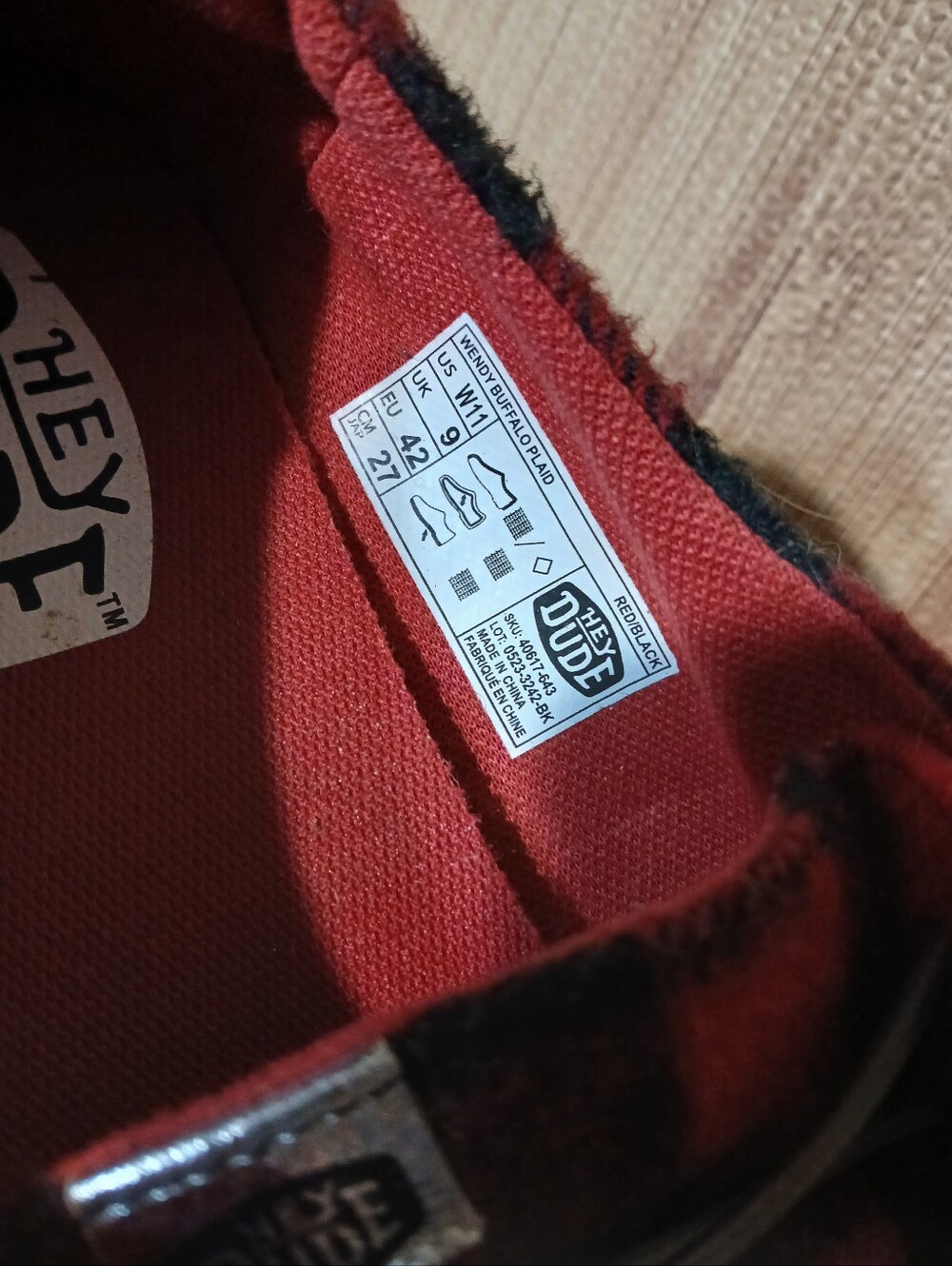 Hey Dude Wendy Buffalo Plaid Shoes Red/Black 40657-610- Women's  11 Euc - Picture 7 of 8